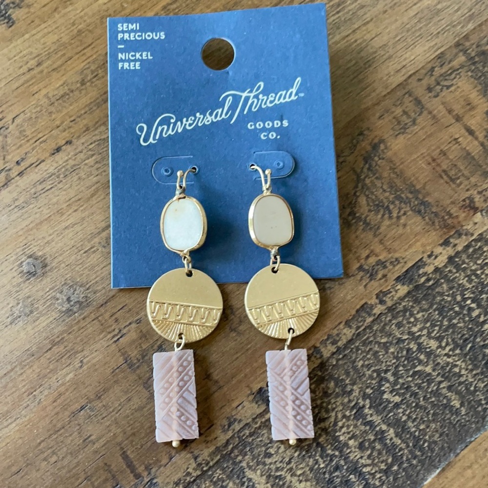 NEW✨Universal Thread Earrings